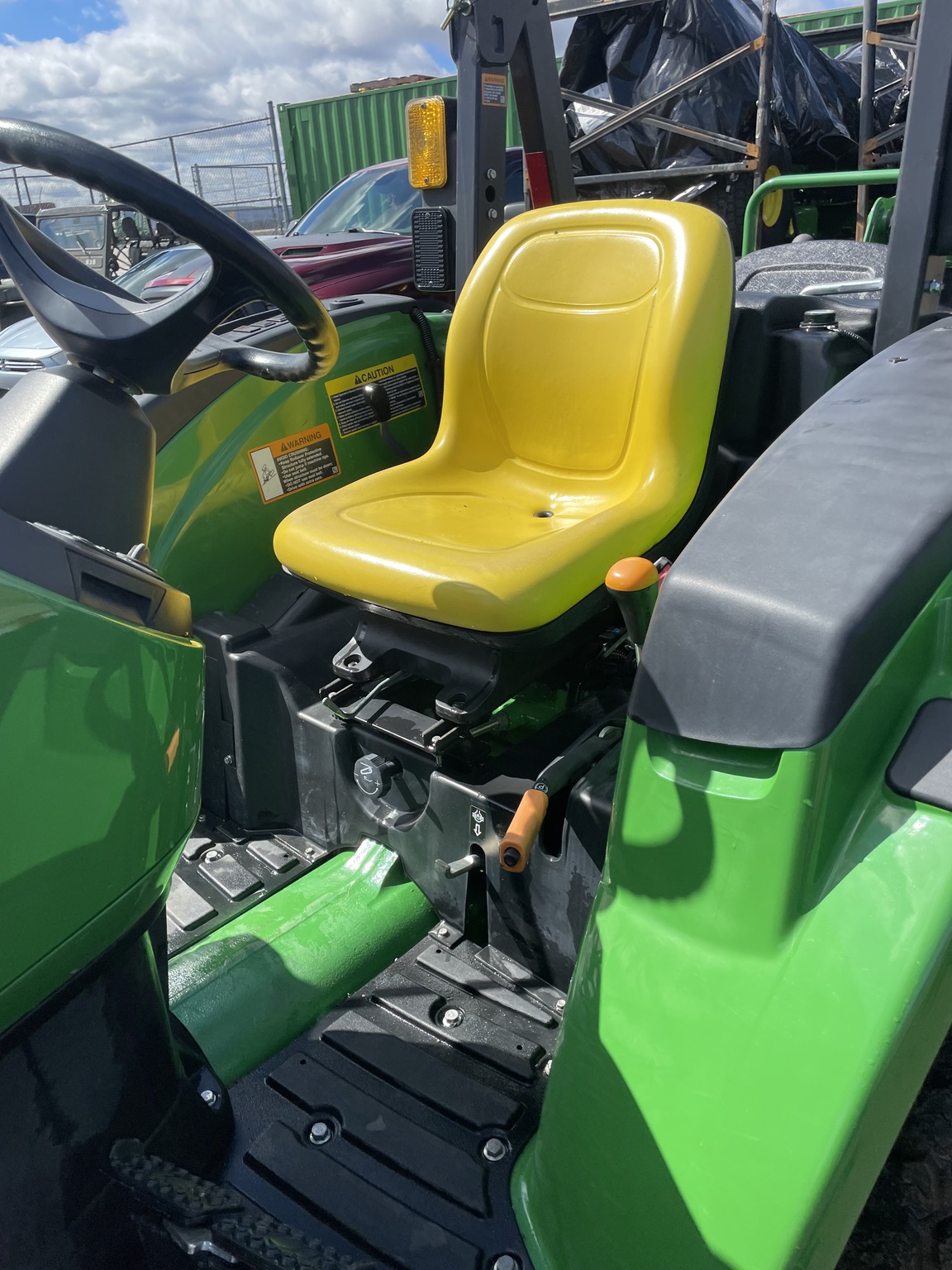 2023 John Deere 4052M Image 7