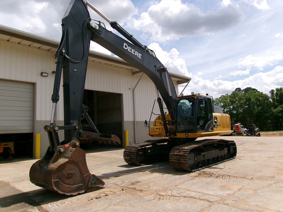 2024 John Deere 300 P-Tier