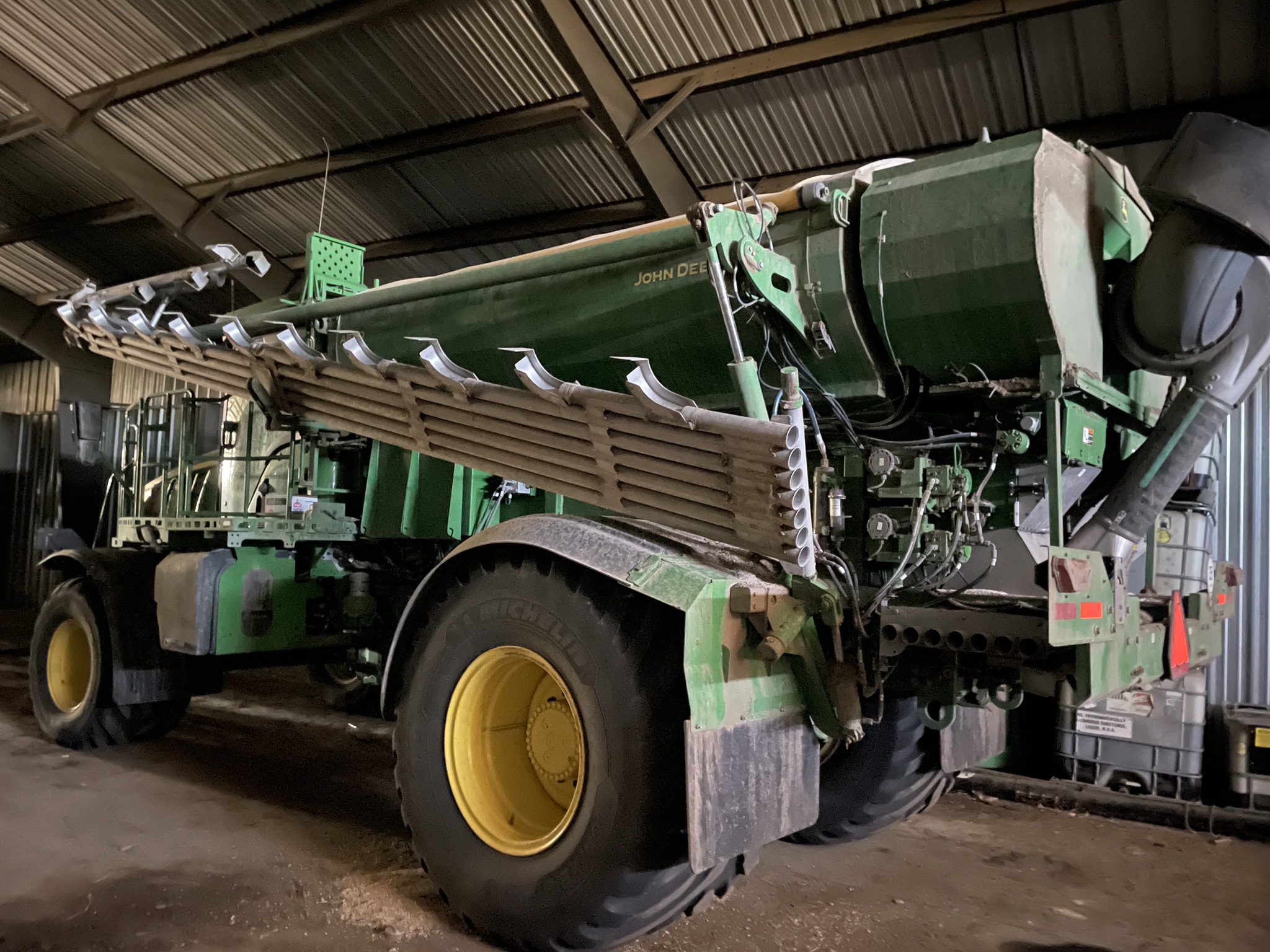 2023 John Deere 800R Image 40
