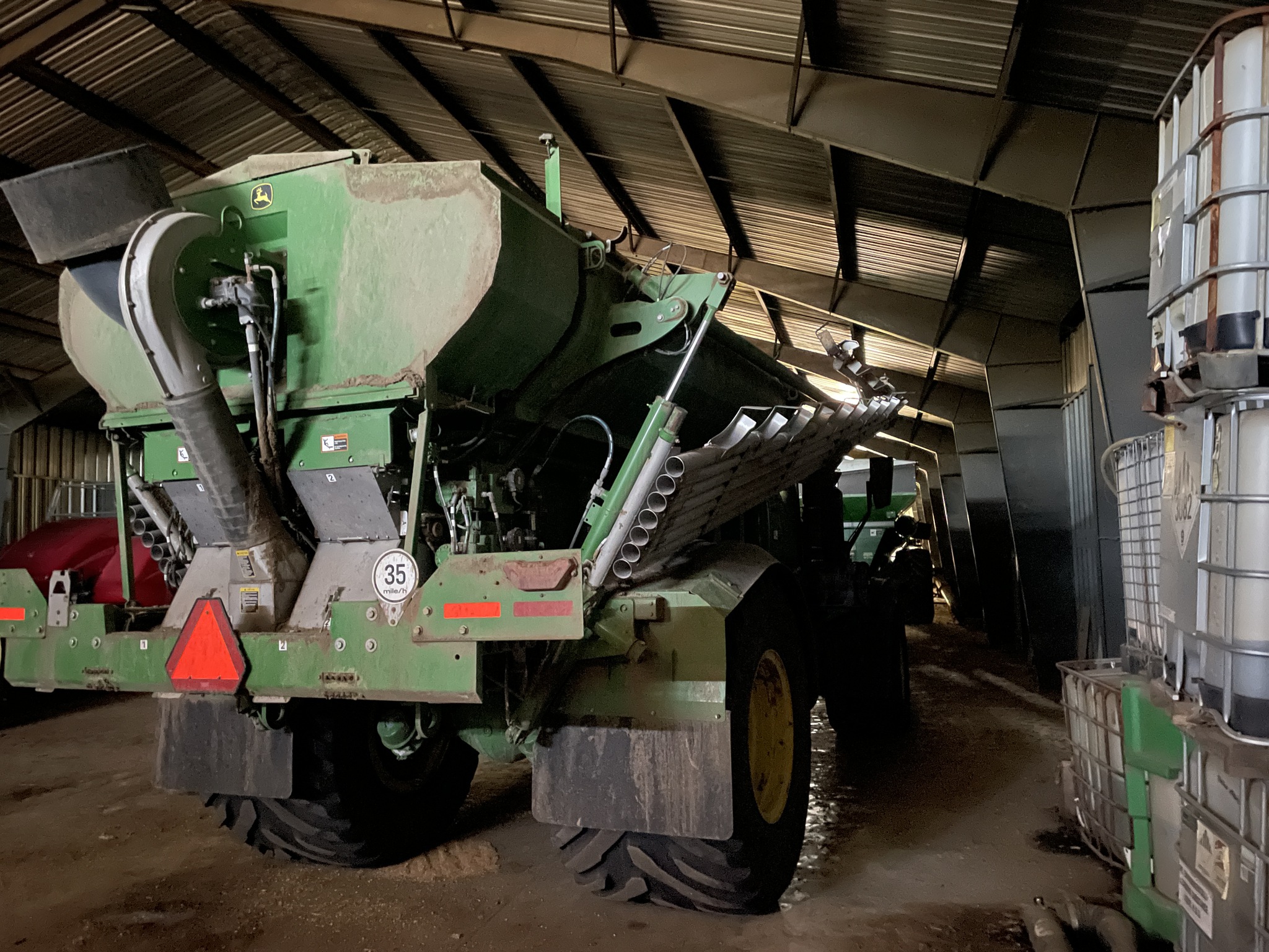 2023 John Deere 800R Image 38