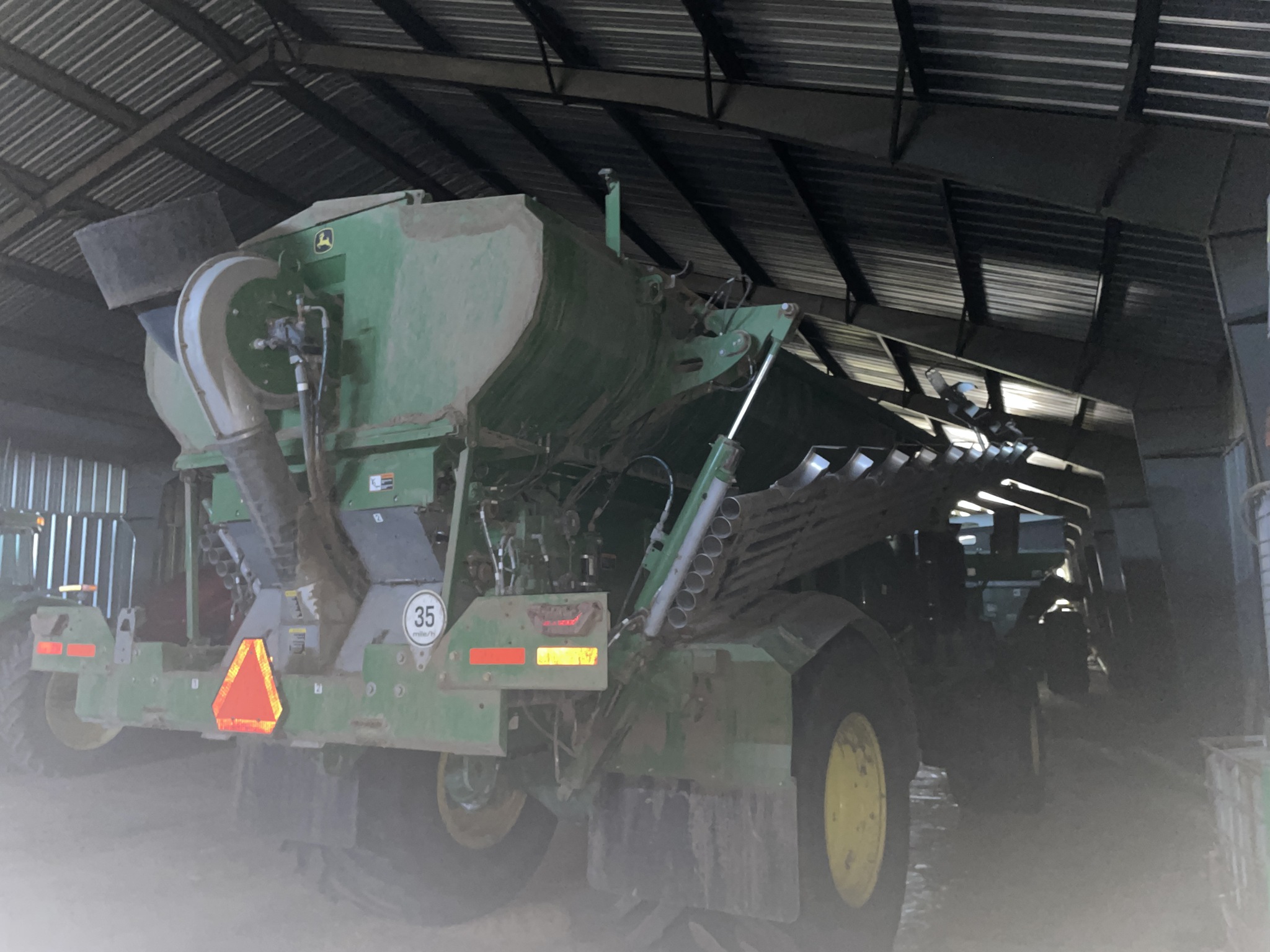 2023 John Deere 800R Image 2