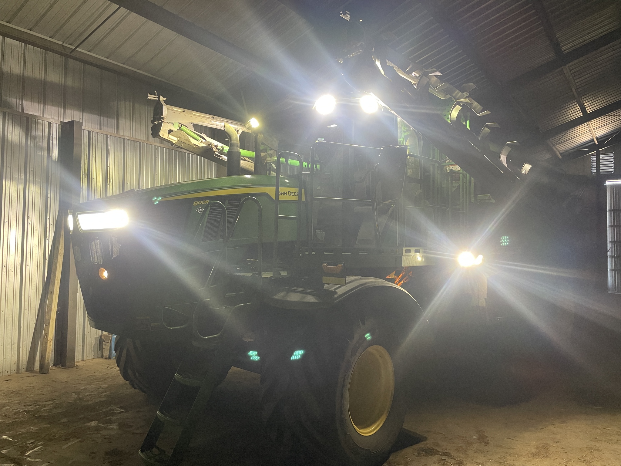 2023 John Deere 800R Image 16