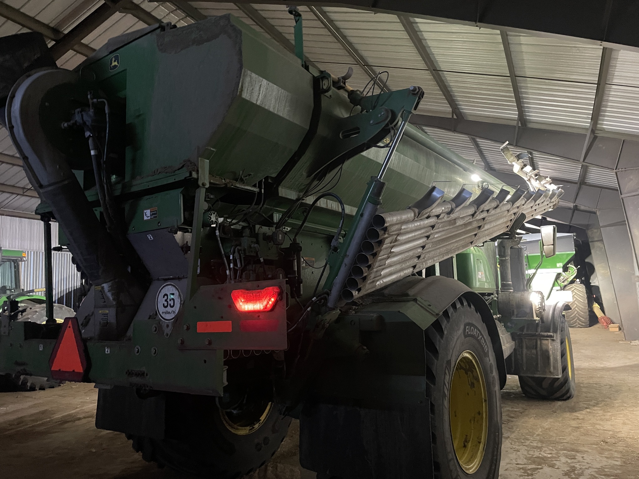 2023 John Deere 800R Image 10