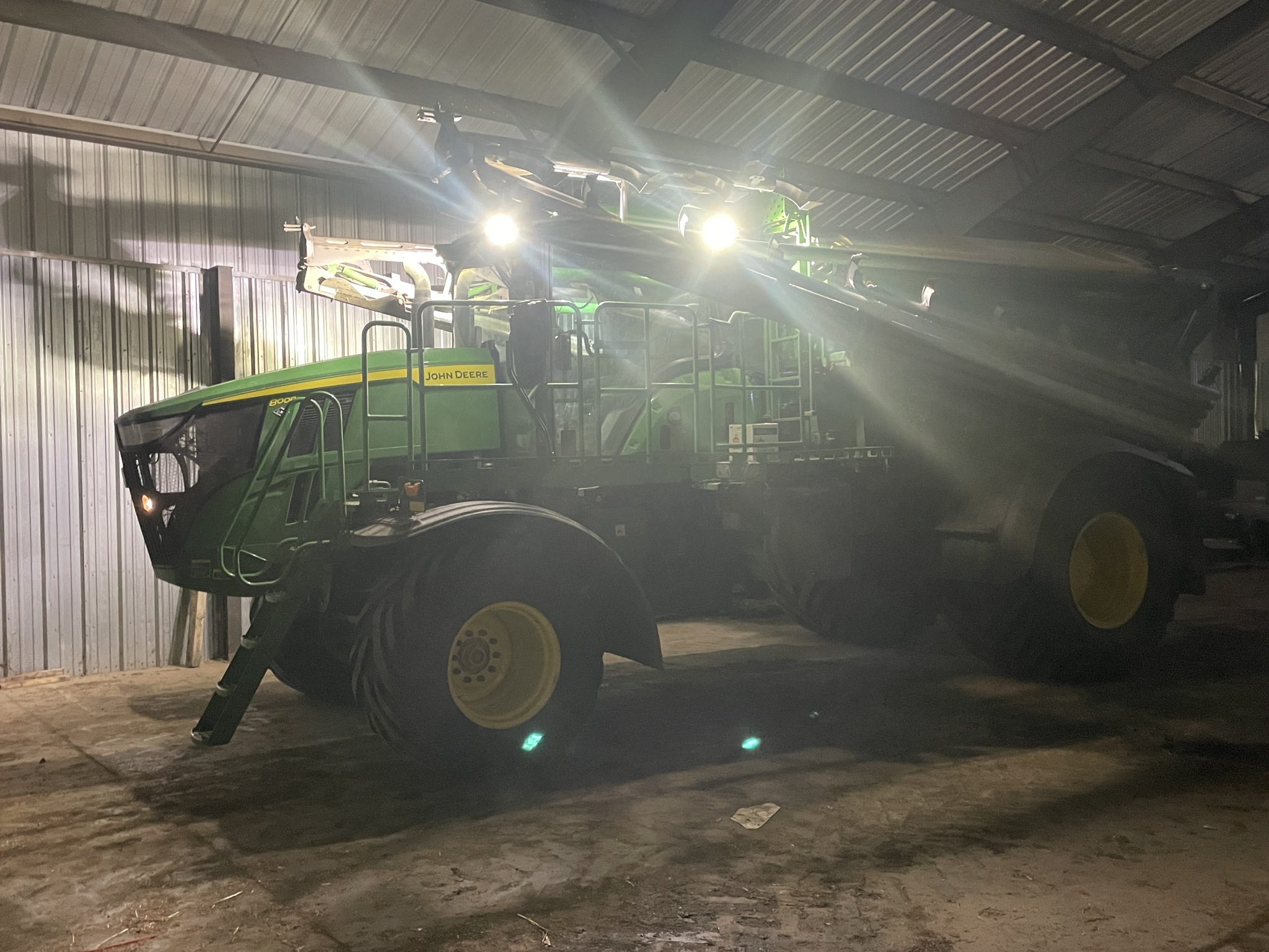 2023 John Deere 800R Image 4