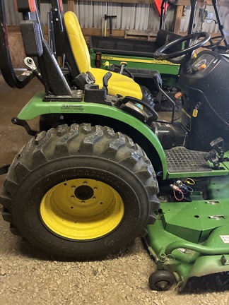  John Deere 2032R