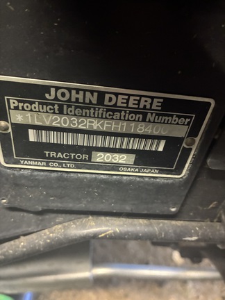 2015 John Deere 2032R - Photo8