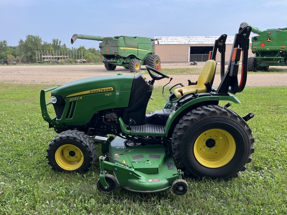 2015 John Deere 2032R - Photo8