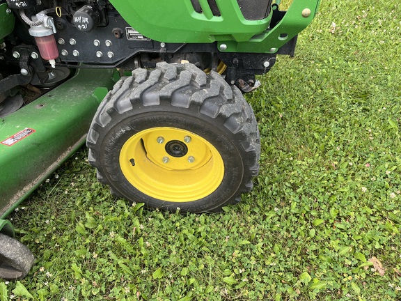 2015 John Deere 2032R - Photo11