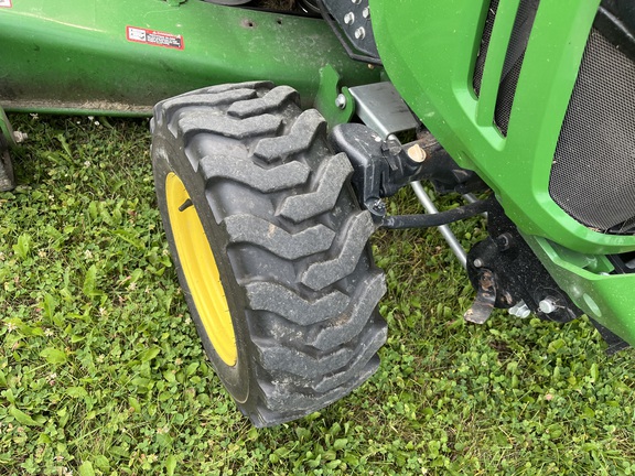 2015 John Deere 2032R - Photo12
