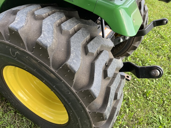 2015 John Deere 2032R - Photo18