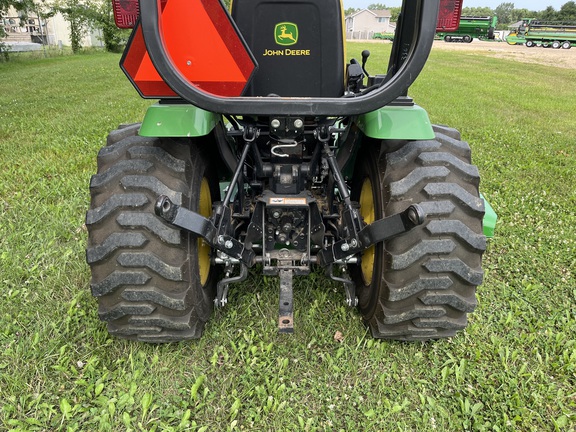 2015 John Deere 2032R - Photo22