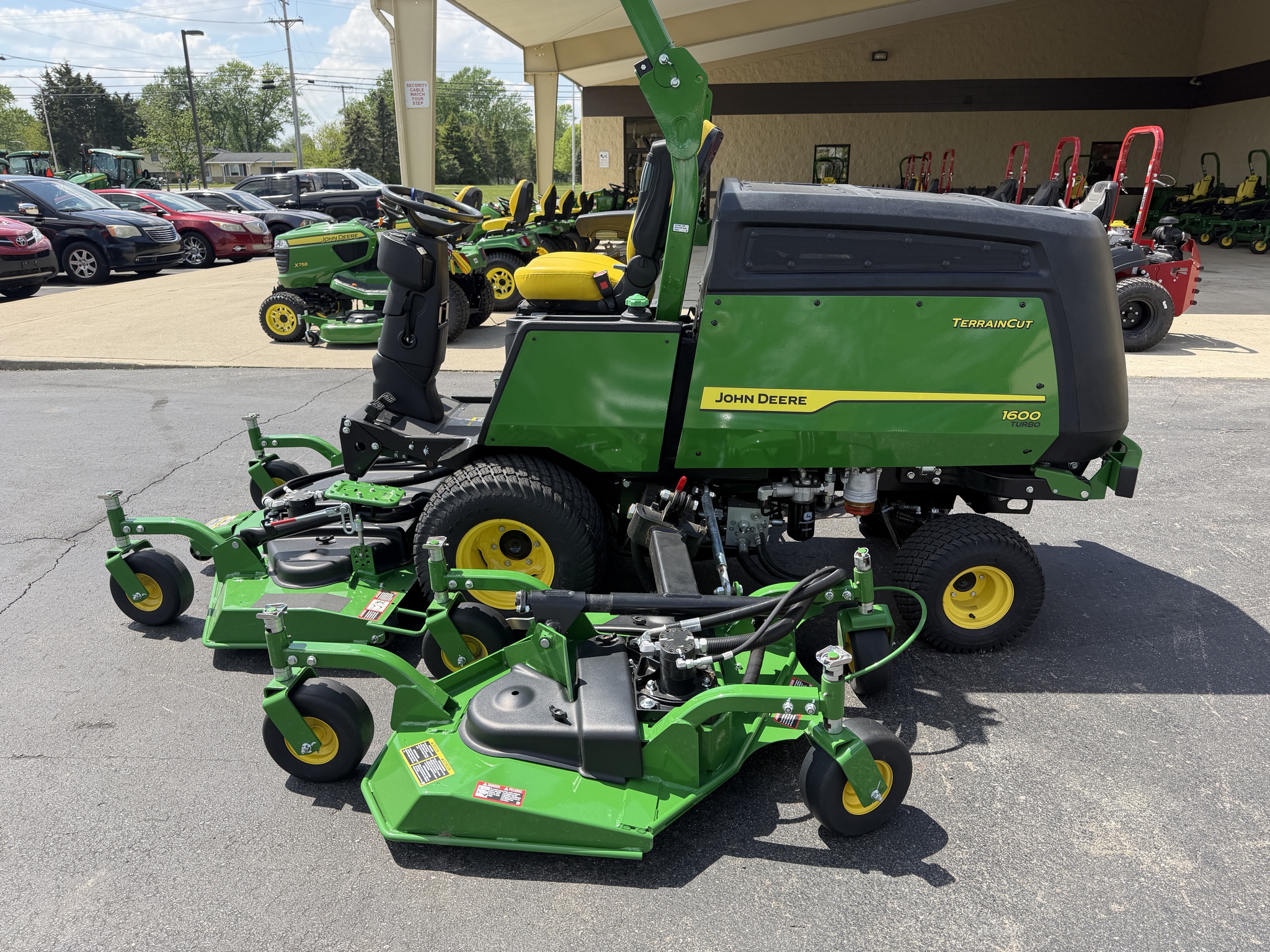 New In-Stock 2025 John Deere 1600 Commercial Front Mowers at Koenig Equipment in Tipp City, OH - PhotoXL2