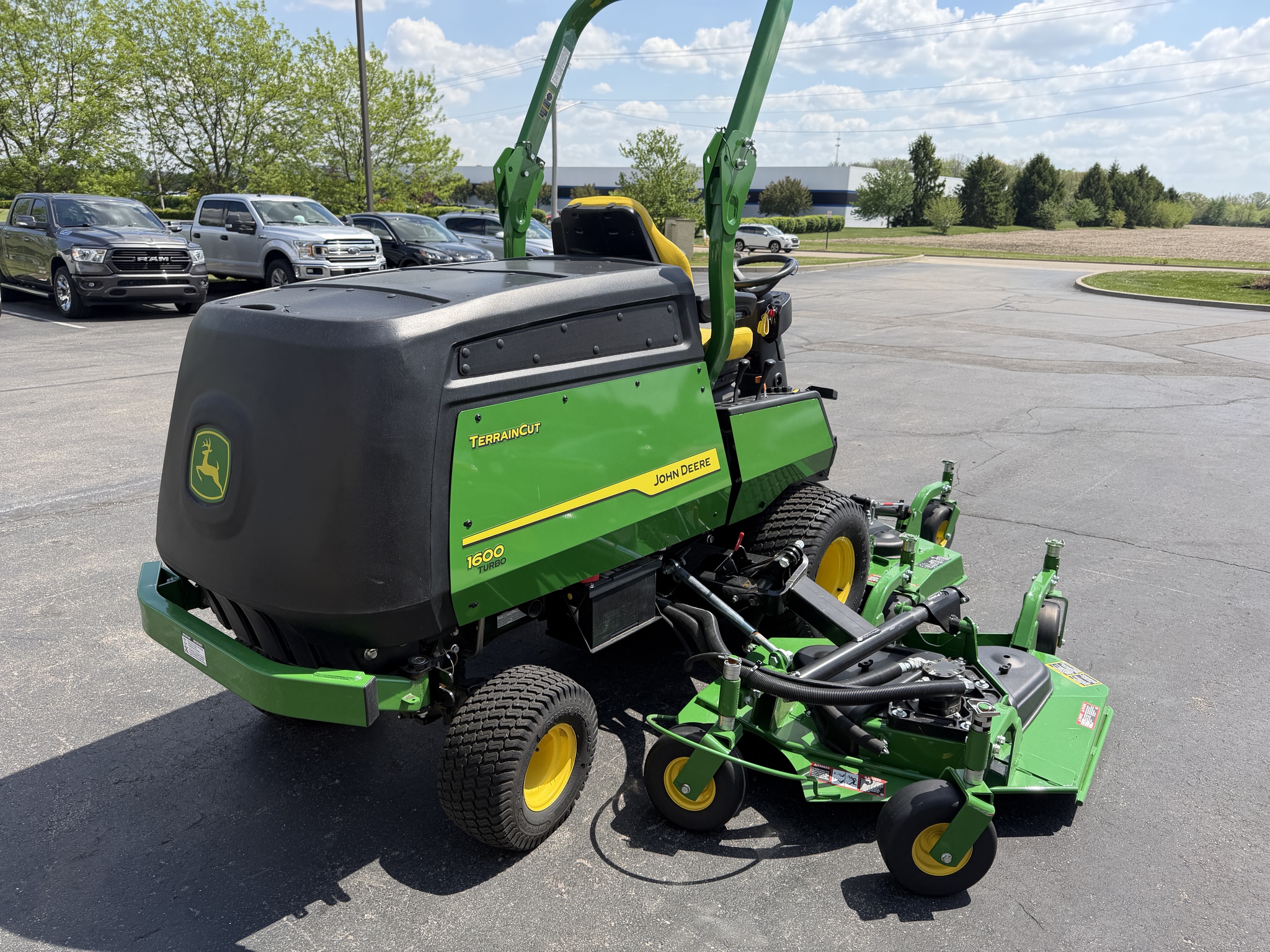 New In-Stock 2025 John Deere 1600 Commercial Front Mowers at Koenig Equipment in Tipp City, OH - PhotoXL3