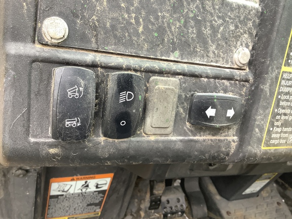 Photo of 2020 John Deere XUV 835M