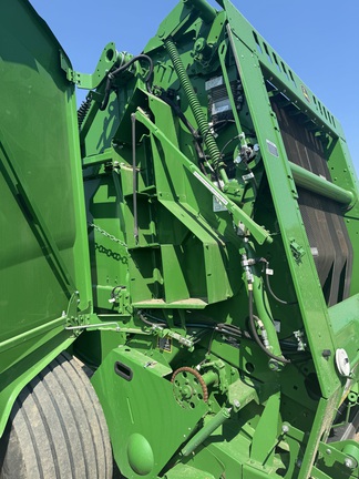 Used 2025 John Deere 561M Round Balers at Horizon Ag & Turf in Warburg, AB - Photo6