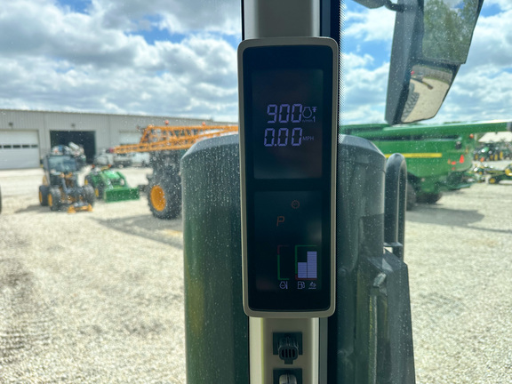 2021 John-Deere 8RT 370