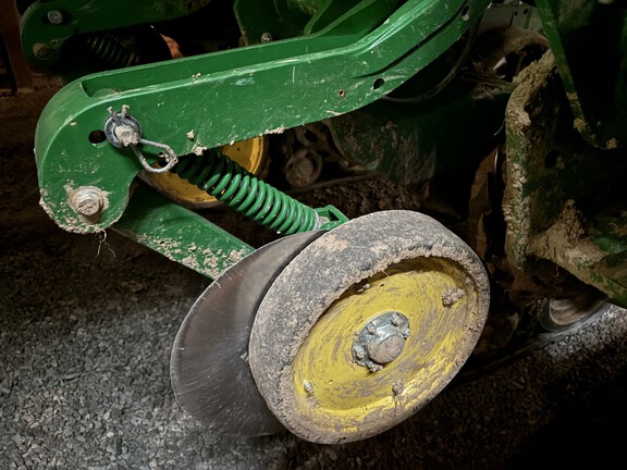 2022 John-Deere 1775NT