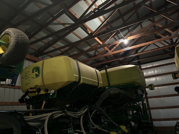 2022 John-Deere 1775NT