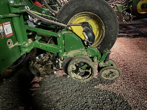 2022 John-Deere 1775NT