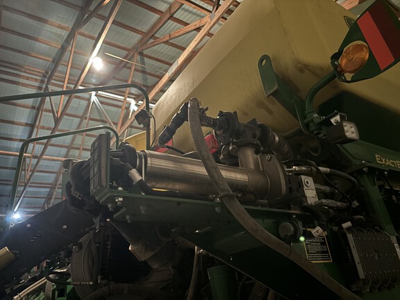 2022 John-Deere 1775NT