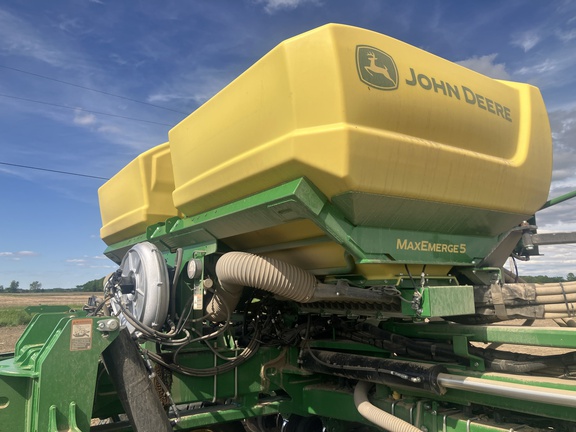 Photo of 2026 John Deere DB60