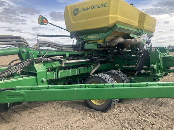 Photo of 2026 John Deere DB60
