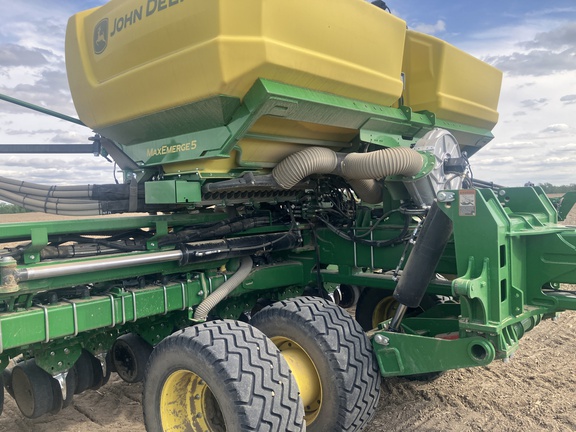 Photo of 2026 John Deere DB60