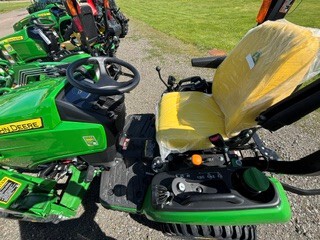 2026 John Deere 1025R Image 9