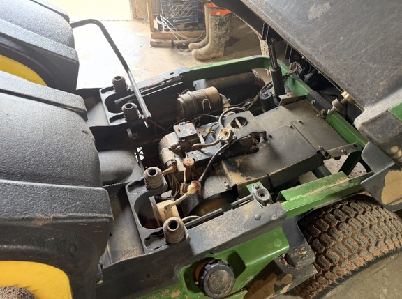 Photo of 2004 John Deere CX
