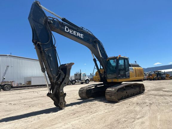 Photo of a  John Deere 350GLC