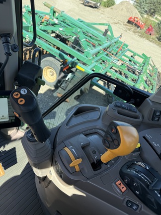 2025 John Deere 6M 155 - Photo12