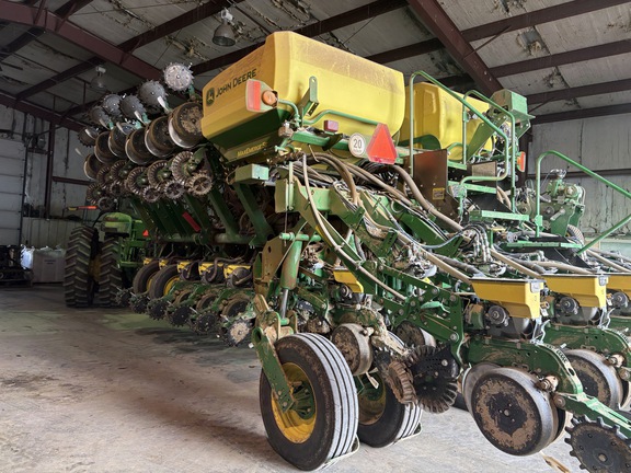 Photo of 2023 John Deere 1795
