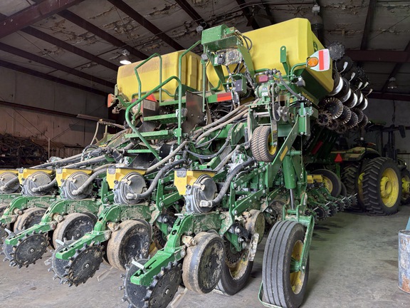 Photo of 2023 John Deere 1795