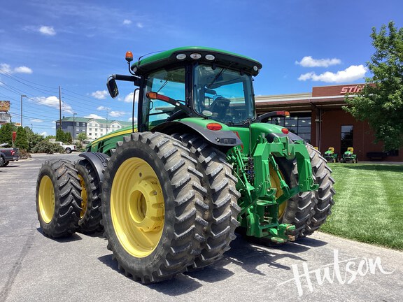 Photo of 2017 John Deere 8320R