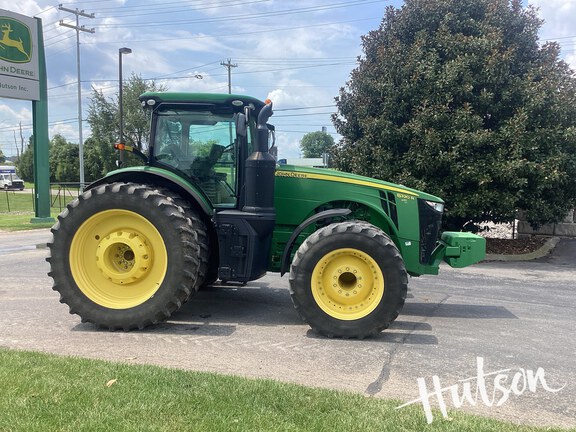 Photo of 2017 John Deere 8320R