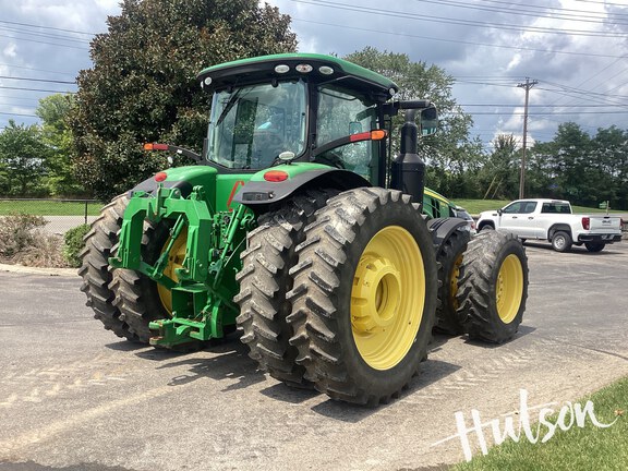 Photo of 2017 John Deere 8320R