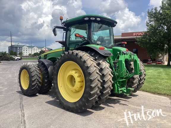 Photo of 2017 John Deere 8320R
