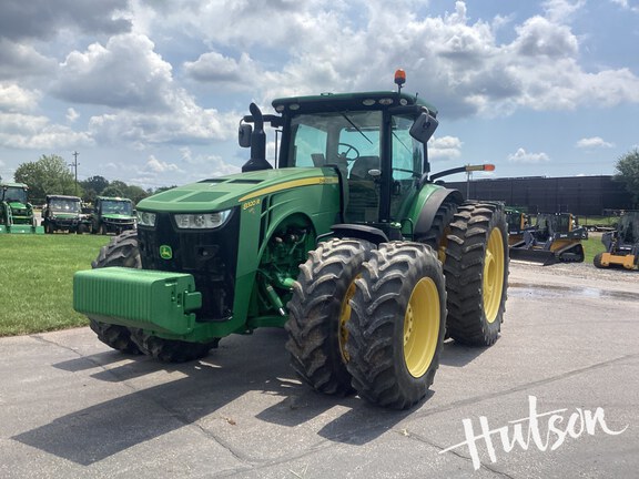 Photo of 2017 John Deere 8320R