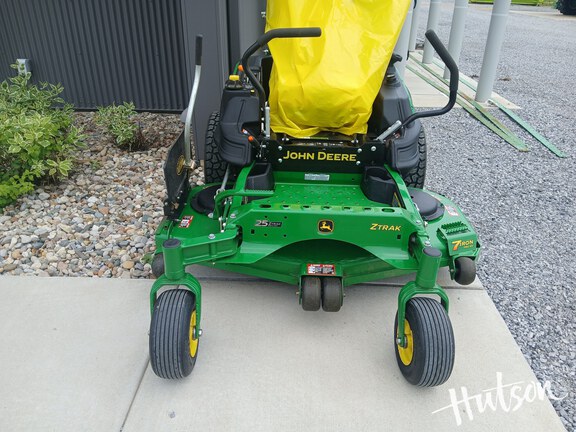 Photo of 2022 John Deere Z930M