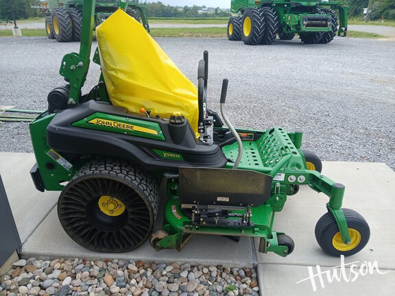Photo of 2022 John Deere Z930M