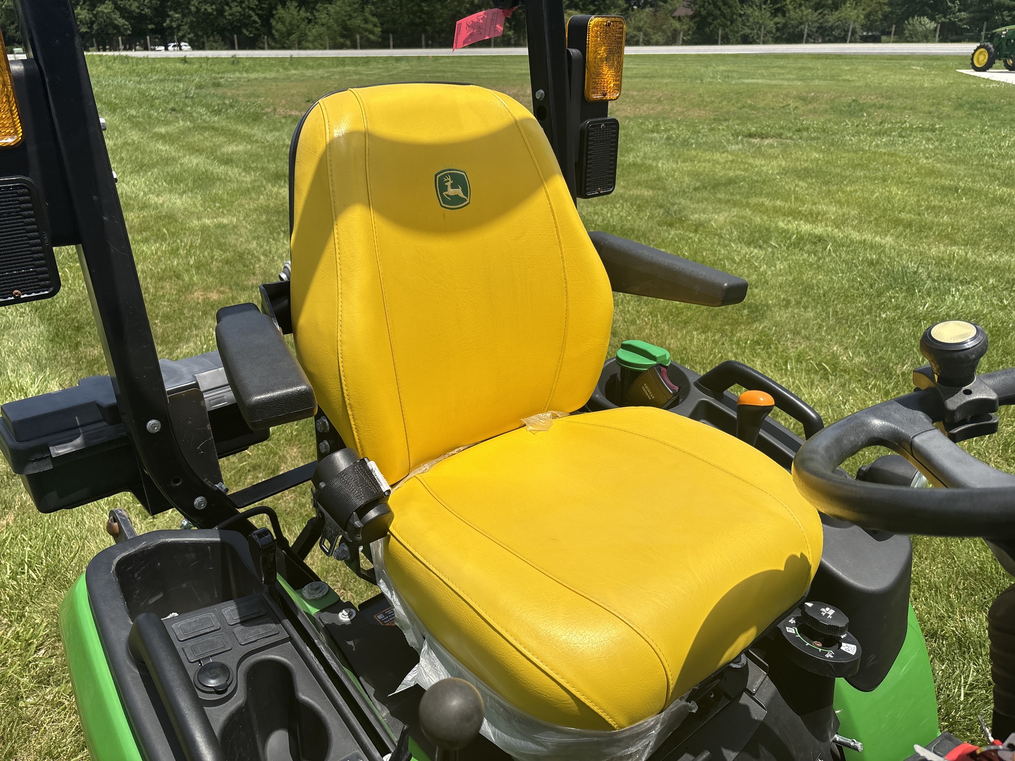Used 2022 John Deere 1025R Compact Utility Tractors at Koenig Equipment in Knightstown, IN - PhotoXL14