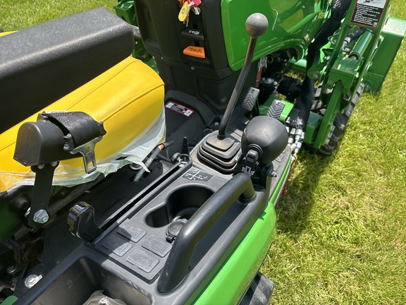 Used 2022 John Deere 1025R Compact Utility Tractors at Koenig Equipment in Knightstown, IN - Photo16