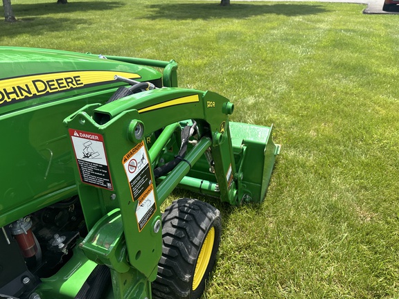 Used 2022 John Deere 1025R Compact Utility Tractors at Koenig Equipment in Knightstown, IN - Photo11