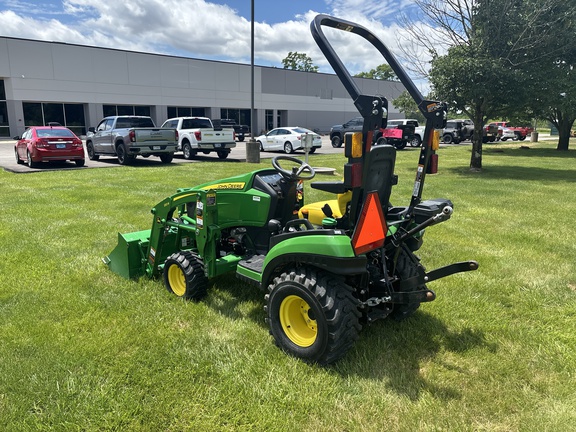 Used 2022 John Deere 1025R Compact Utility Tractors at Koenig Equipment in Knightstown, IN - Photo6
