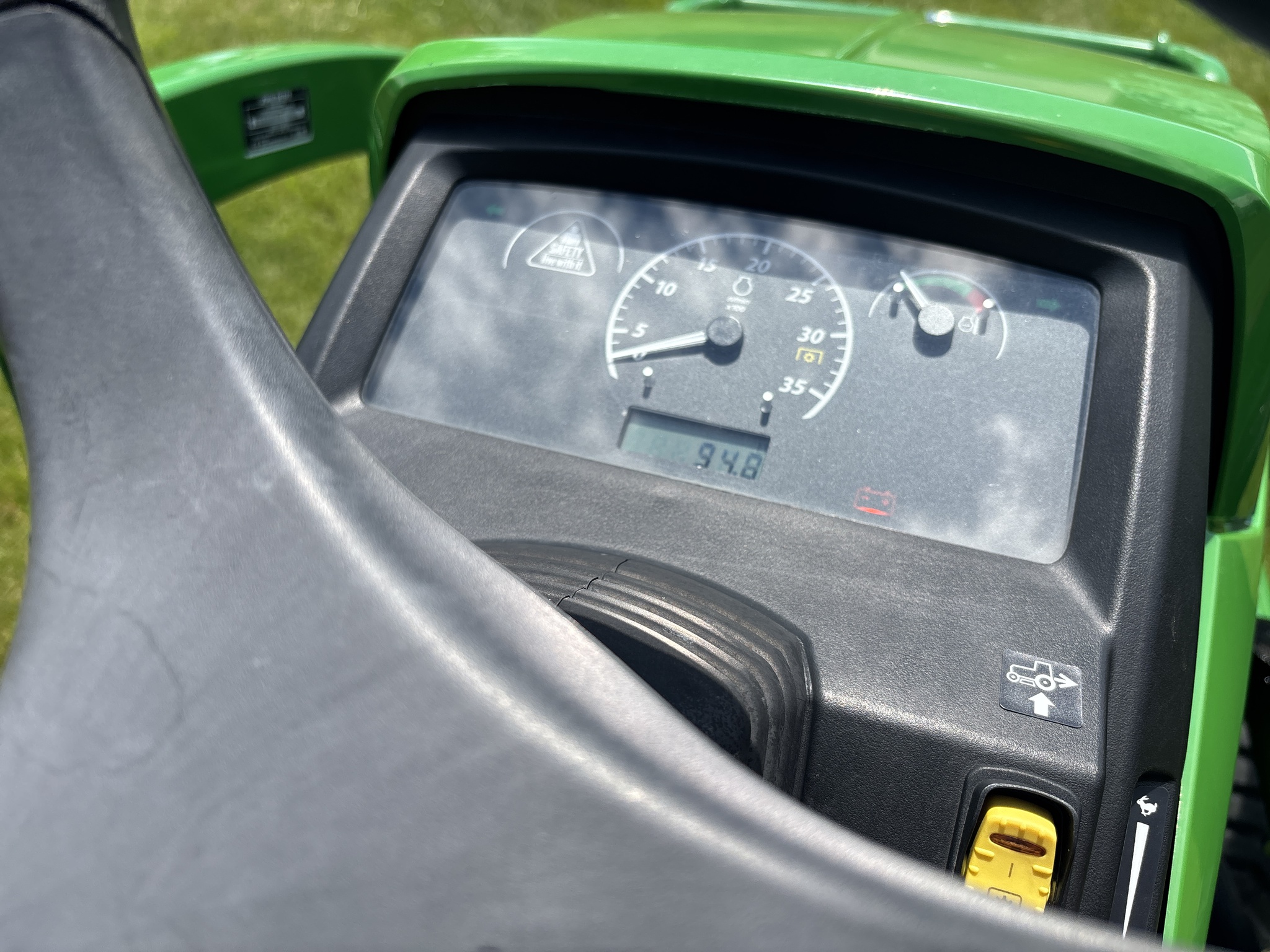 Used 2022 John Deere 1025R Compact Utility Tractors at Koenig Equipment in Knightstown, IN - PhotoXL19