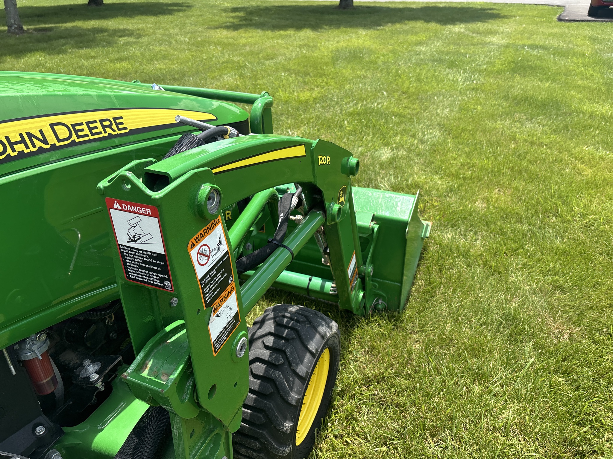 Used 2022 John Deere 1025R Compact Utility Tractors at Koenig Equipment in Knightstown, IN - PhotoXL8