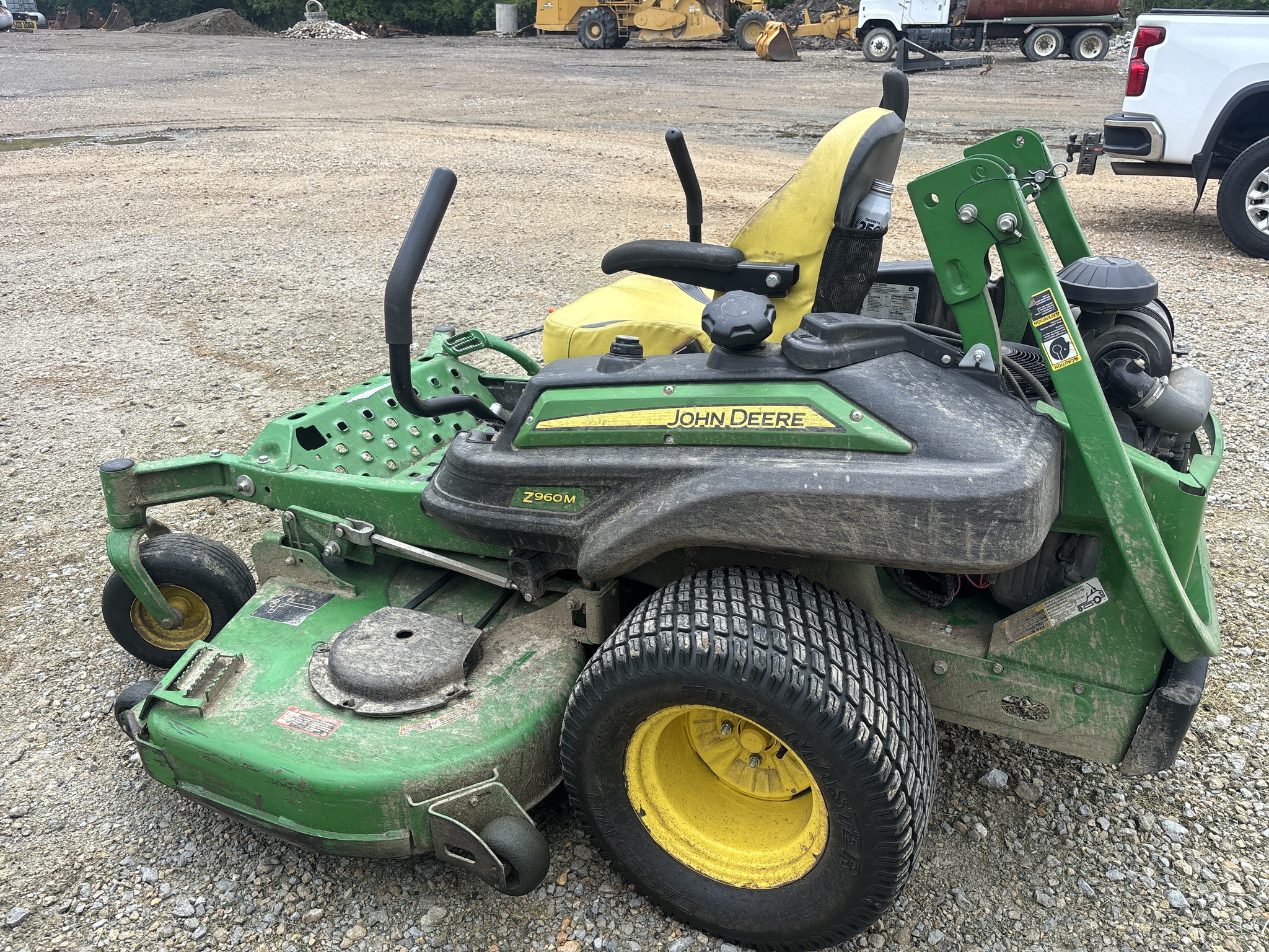 Used 2018 John Deere Z960M Zero Turn Mowers at Koenig Equipment in Tipp City, OH - PhotoXL3