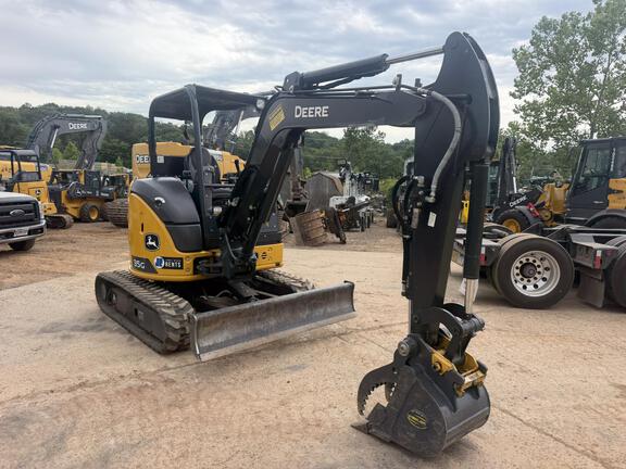 Photo of a 2023 John Deere 35G