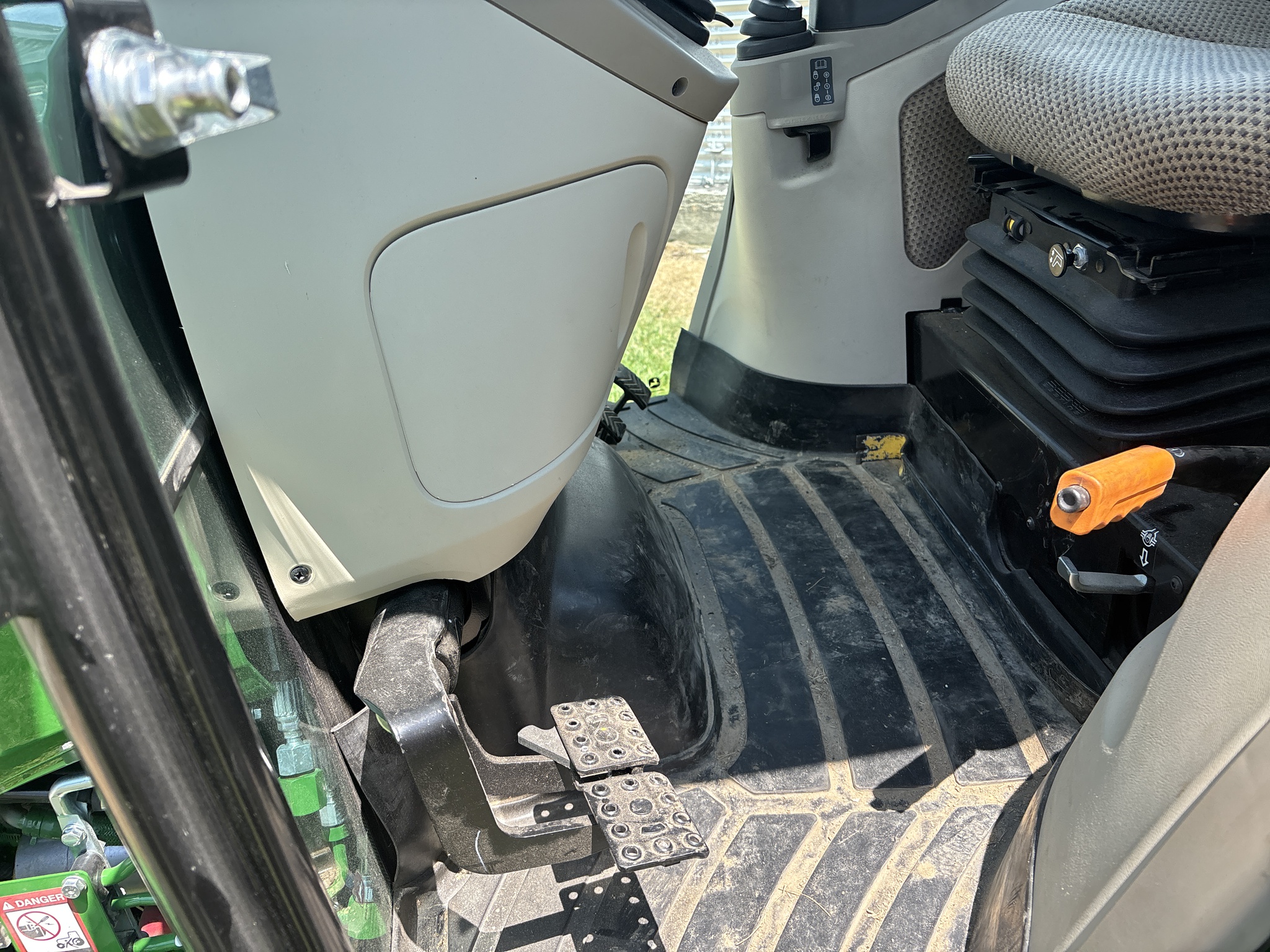 Used 2024 John Deere 4075R Compact Utility Tractors at Koenig Equipment in Greenville, OH - PhotoXL18