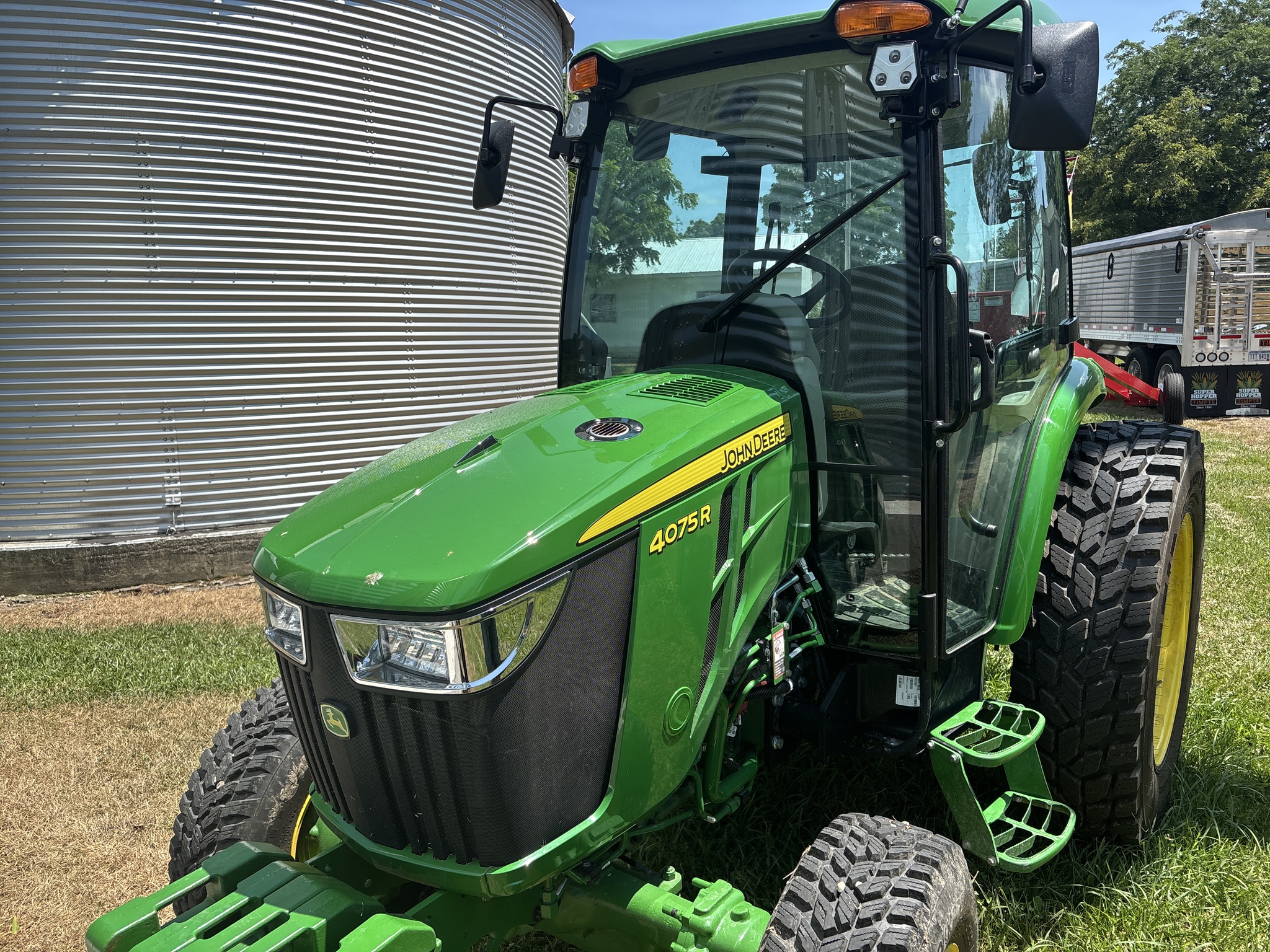 Used 2024 John Deere 4075R Compact Utility Tractors at Koenig Equipment in Greenville, OH - PhotoXL0